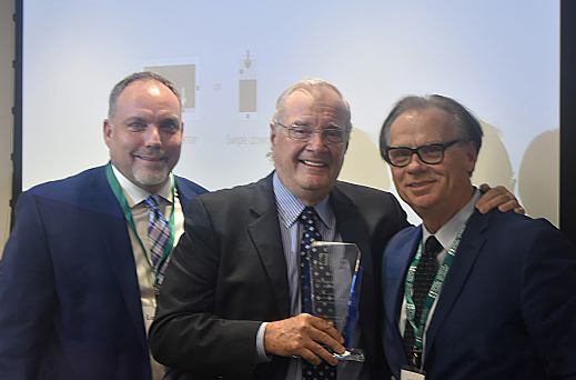 Rt-Hon Paul Martin Jr presenting award